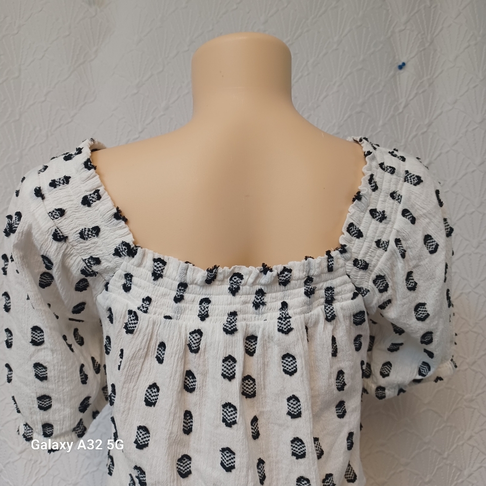 LOFT Women Size S Black and White Patterned Blouse - Picture 7 of 13